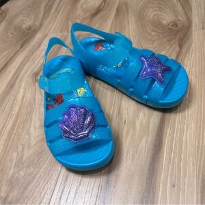 Little mermaid Crocs sandals nwot size 11